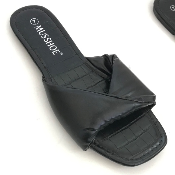 MUSSHOE Slip On Slide Sandals Black Flats Women’s Size 7 NWT - Picture 2 of 16